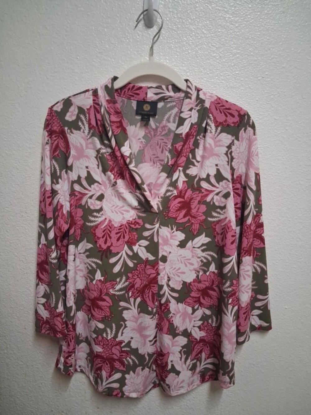 JM Collection Women's Floral V-Neck Blouse Olive Pink Size PM
